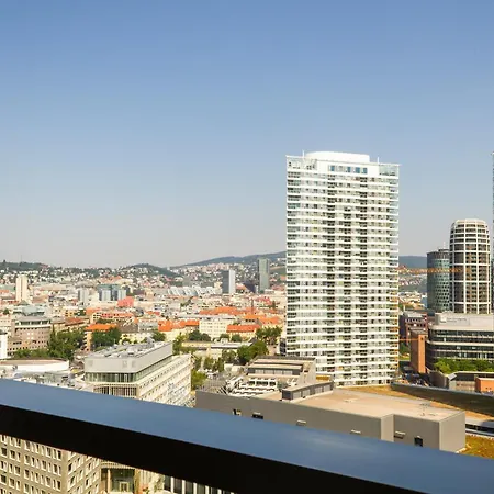 아파트 High-floor Cityview Ac Parking Eurovea Center *